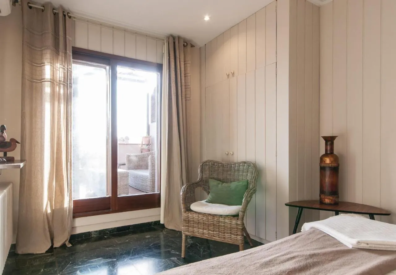 Elevated Experience - Urquinaona 0*, Barcelona Spain