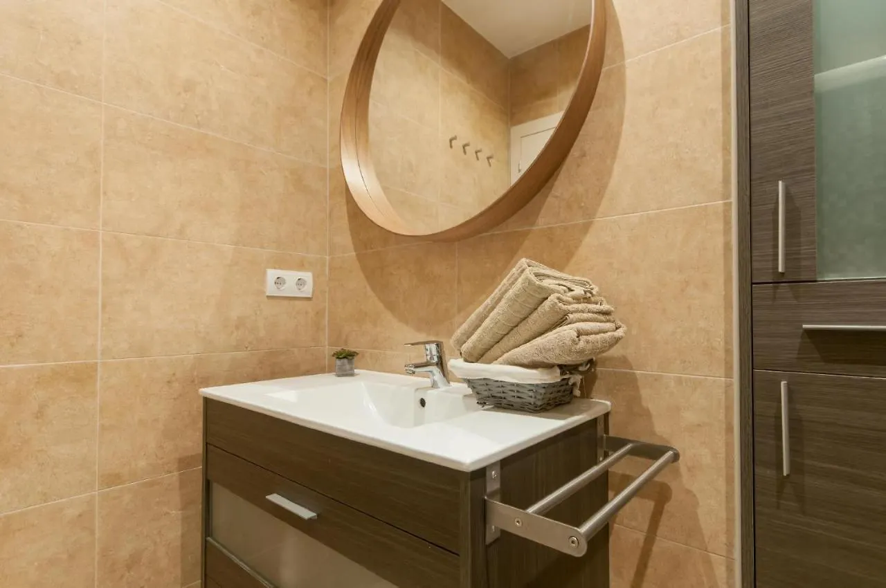 Apartment Elevated Experience - Urquinaona Spain